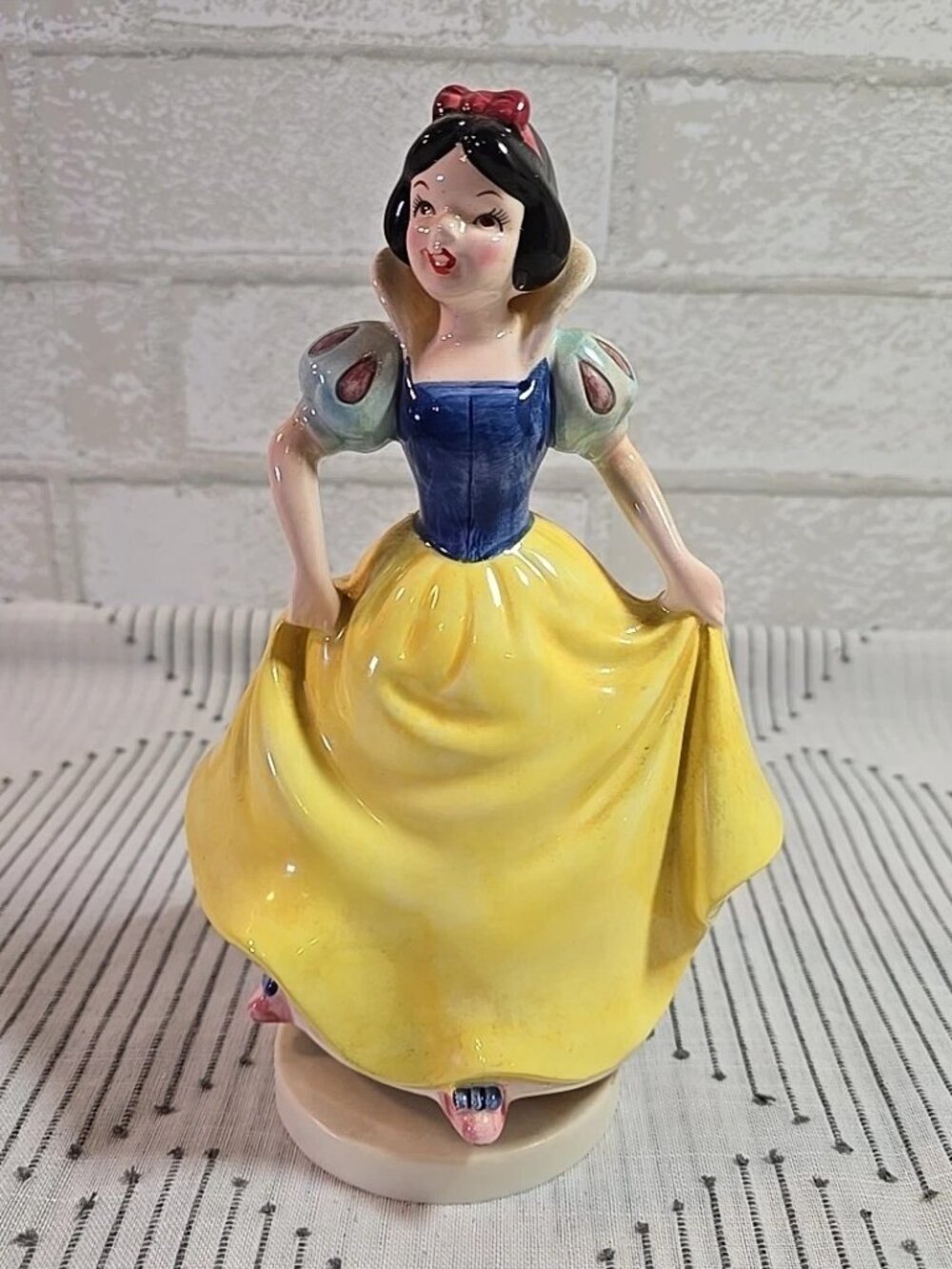 Vtg Disney Snow White Rotating Music Box by Schmid Snow White & the Seven Dwarfs